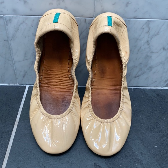 ✨Tieks Biscotti Patent Sz 7✨ - Picture 3 of 12
